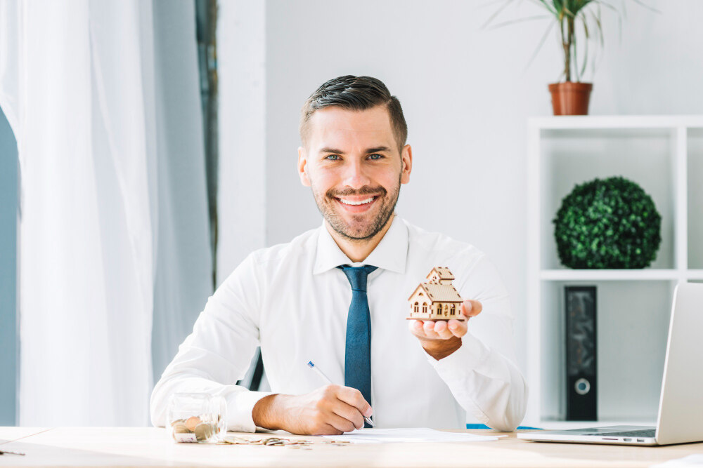 what does a property manager do